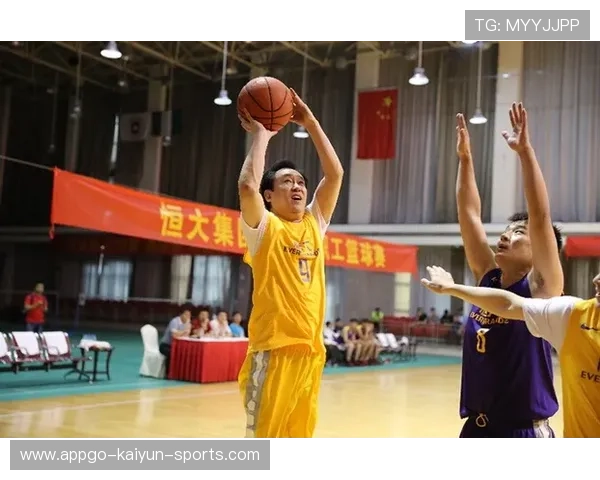 中国篮球如何利用新媒体提升篮球运动的传播力，篮球媒体人